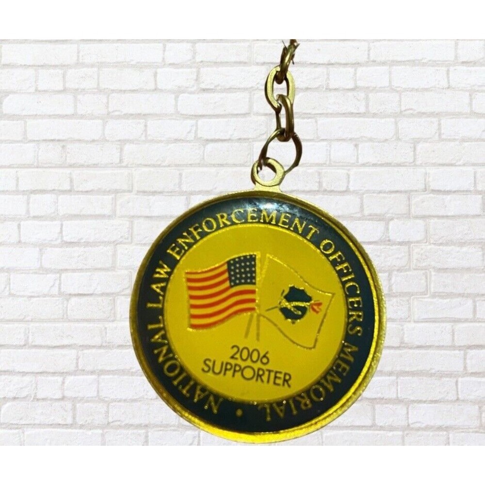 National Law Enforcement Officers Memorial 2006 SUPPORTER Gold Tone Keychain
